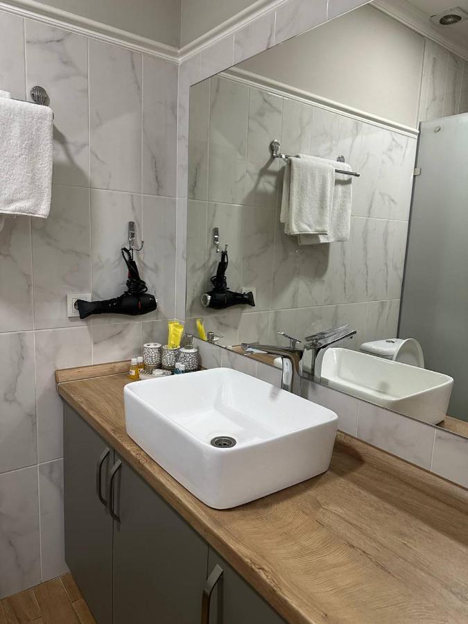Gоlden Dragon Villa Hotel ビシュケク エクステリア 写真