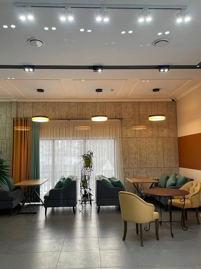 Gоlden Dragon Villa Hotel ビシュケク エクステリア 写真