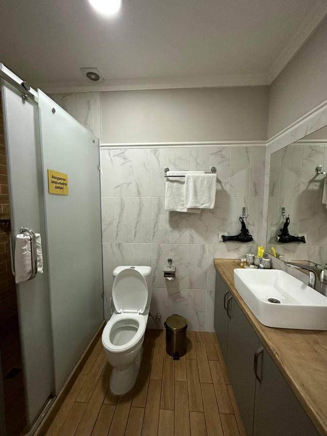 Gоlden Dragon Villa Hotel ビシュケク エクステリア 写真