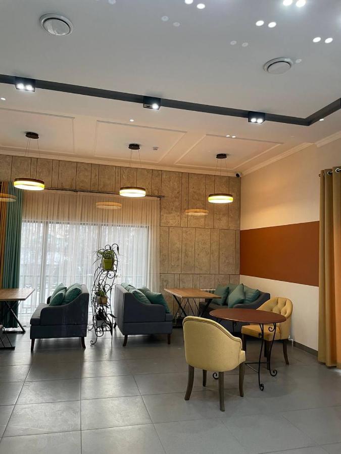 Gоlden Dragon Villa Hotel ビシュケク エクステリア 写真