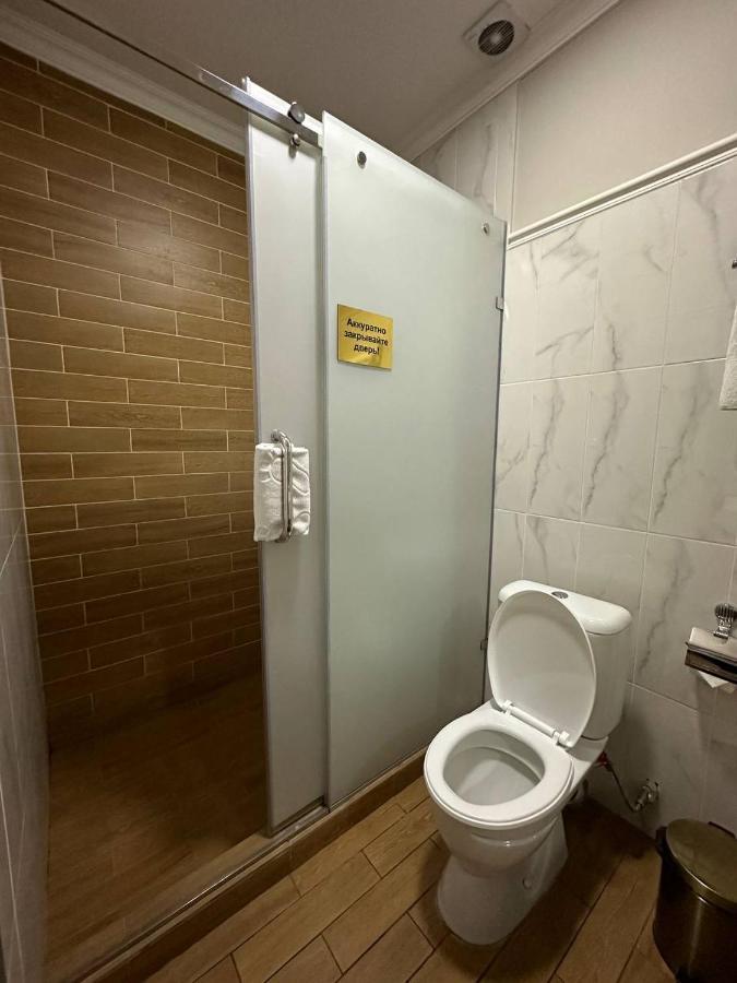 Gоlden Dragon Villa Hotel ビシュケク エクステリア 写真