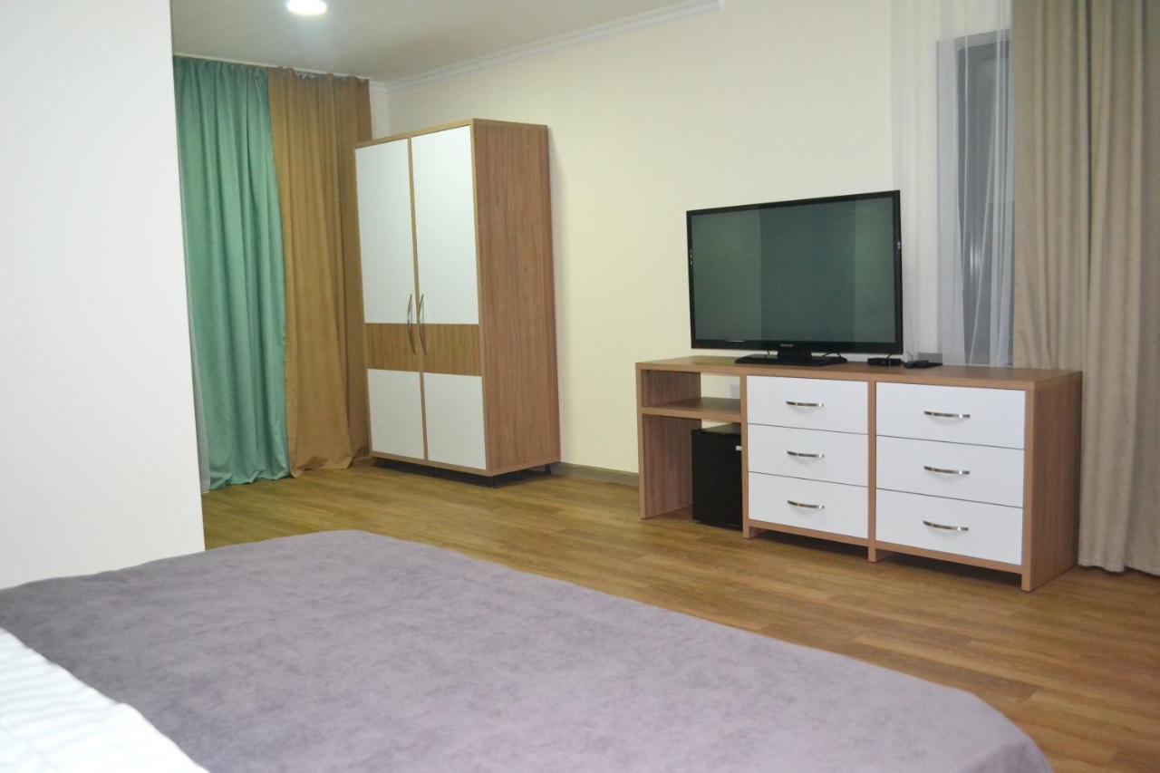 Gоlden Dragon Villa Hotel ビシュケク エクステリア 写真